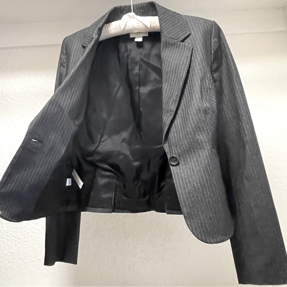 Ann Taylor LOFT pinstripe, one button blazer in charcoal gray Sz 2 - Picture 2 of 8